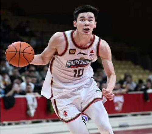 同曦管理层：活塞今夏给郭昊文提供NBA合同被后者选择拒绝