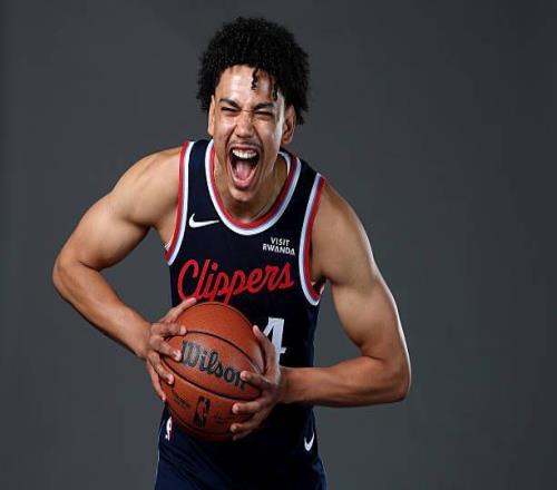 又能得分又能传球，快船锋线新星在进攻端有着很高的成熟度