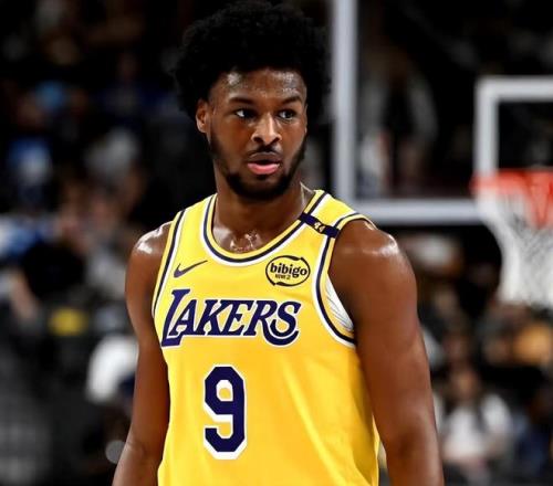 从12中1到4犯5失误！NBA名嘴说得没错，布朗尼成垃圾时间GOAT