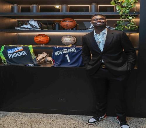 鹈鹕官方晒图，为NBA季前赛对阵墨尔本联预热