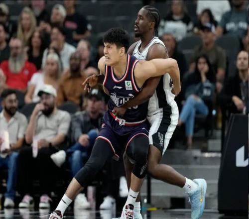 广州2连败淘出本土核心！打NBA场均13.5分，球迷：被北控耽误2年