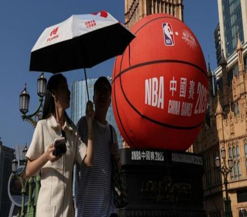 六年后，NBA中国赛重新与球迷连接，姚明奥尼尔成龙为何他们都来了