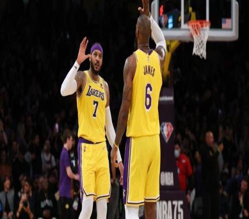 安东尼谈詹姆斯未来：他理应以湖人球员的身份结束生涯