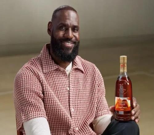 突发罕见伤病！詹姆斯官宣退赛，22年纪录被中断