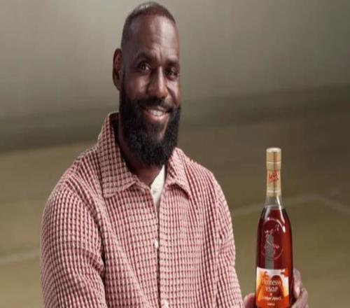 烽火戏诸侯詹姆斯公布决定二：没有退役而是广告