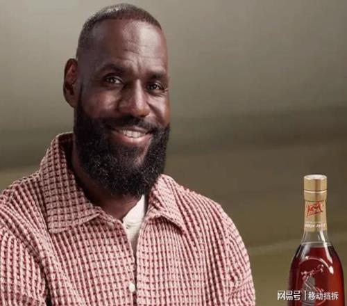 不是退役！詹姆斯决定二提前公布，高价买票的球迷天塌了