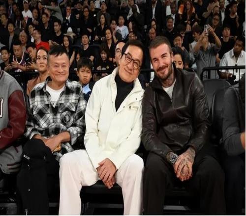 NBA中国赛中断6年后回归：阿里“三巨头”马云蔡崇信吴泳铭罕见同框！门票炒至5倍VIP票遇冷，姚明奥尼尔成龙加持