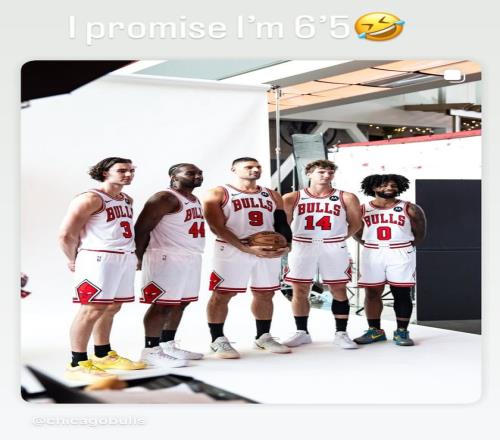 吉迪还在长高2.03米貌似掺水芝媒预测新赛季18+9+8入全明星