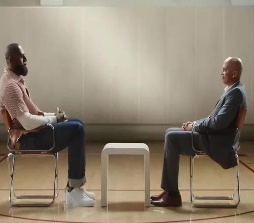 詹姆斯重磅预告悬念不大！美媒解读三种潜在可能，立刻退役也存在