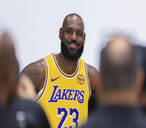 苏群詹皇明天凌晨宣布重大决定要么是最后一舞要么是发个广告