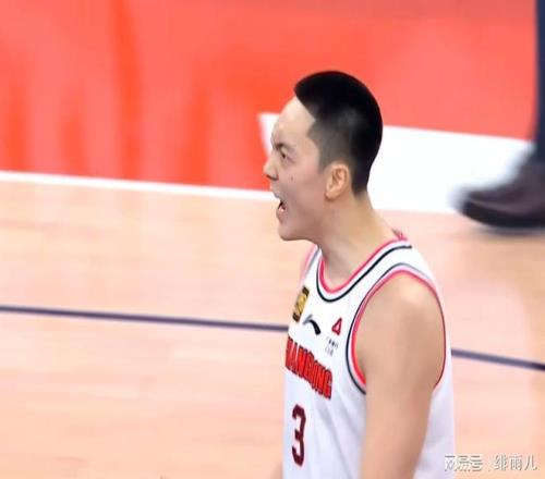 胡明轩为他让位广东队终于迎来新领军者，朱芳雨扶正NBA级锋线