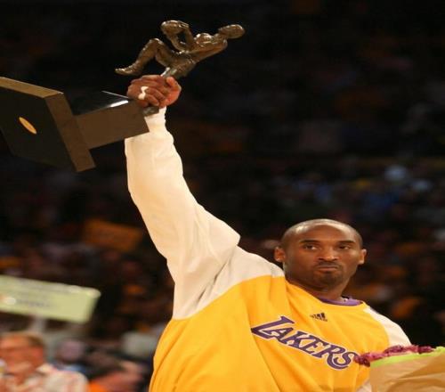 武圣调侃：裁判有时偏袒科比我和他们理论时被科比偷了两个三分