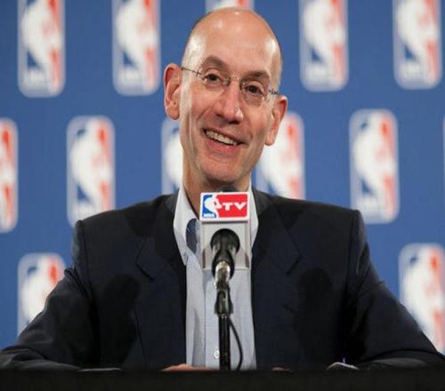 萧华野心藏不住了，NBA季后赛将迎欧洲球队！但詹姆斯第一个反对