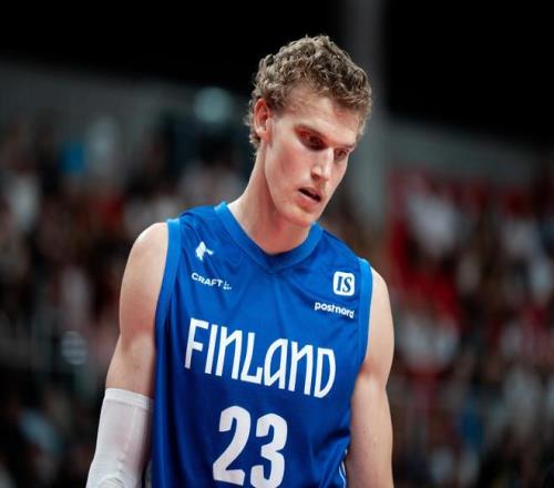 马尔卡宁：FIBA的身体对抗更加强烈，比NBA更硬一些