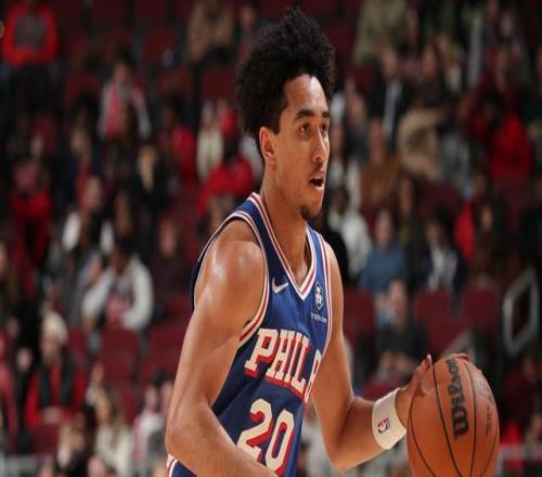 复出参加训练营！麦凯恩：终于能真正投入训练和打球我很兴奋