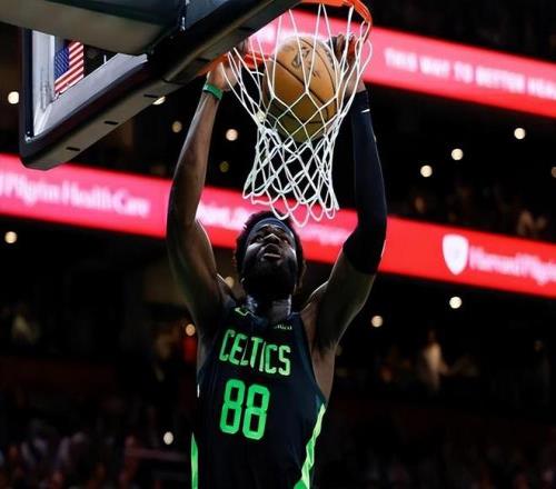 凯尔特人内线大将：很高兴我能够得到更多机会，我会帮助年轻球员