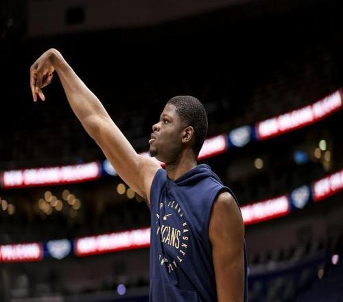 昔日第六顺位签下无保障合同！2换1交易达成，还有机会留在NBA吗