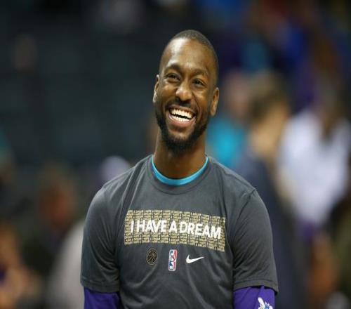 最喜欢的NBA队友林书豪：肯巴在内他和库里场下友善&场上杀手