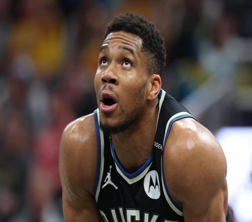 巴克利：人们说字母哥没帮手该离队当年怎么不为我和尤因发声呢