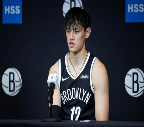 林书豪：曾凡博是第二次回到NBA的环境，我对他期待很大