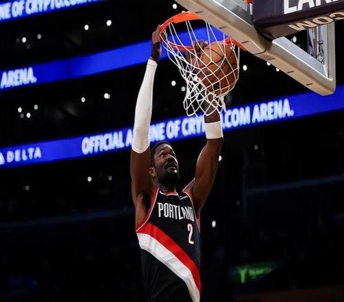 湖人主教练：艾顿有总决赛经验，斯马特的防守和组织能力被低估了