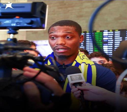 拒绝回欧洲！24岁的基利安海斯，还能留在NBA吗