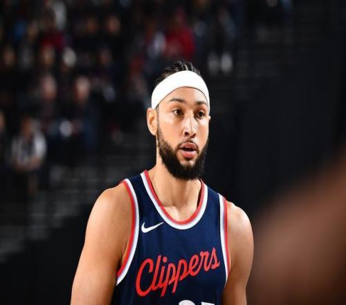 平森：西蒙斯不能接受自己发挥不好他现在完全成了一个笑话