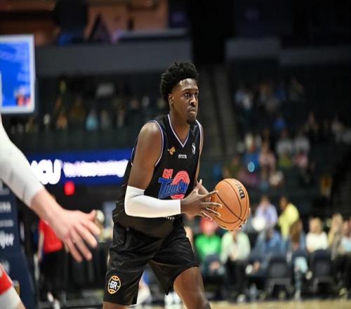 活塞二队得到前马刺掘金内线所属权，他会成为合格的替补中锋吗