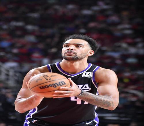 名记：莱尔斯曾是一些NBA球队底薪合同选项但他选了海外丰厚合同