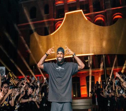 杨毅詹姆斯是架子最大的NBA球员1次采访让我苏群等了1个半小时