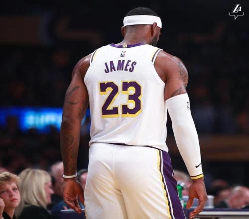 科式退役还是乔式退役詹皇定了！必须要退役巡演，湖人要做2点