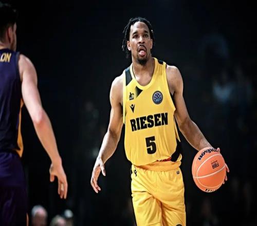 山西队正在接触一名外线大闸，他真的符合CBA对外援的要求吗