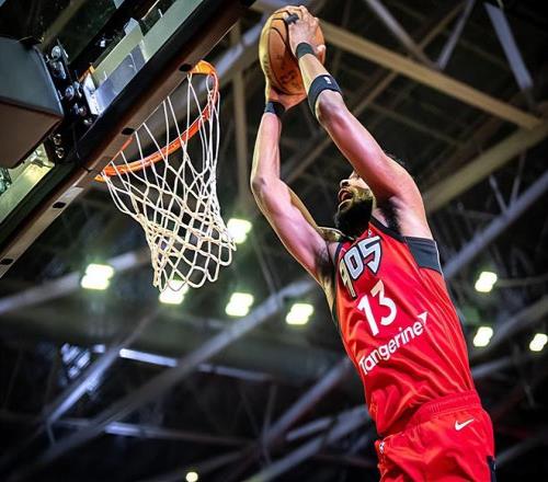 送你8.53万美元！猛龙在签下这位锋线球员后又立刻裁掉了他