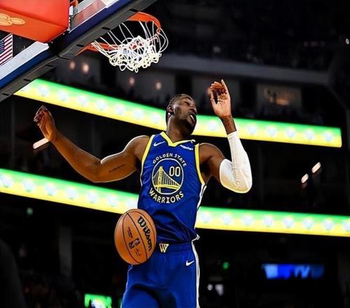 如果库明加最终的工资较高，勇士可能没有办法签下库里弟弟