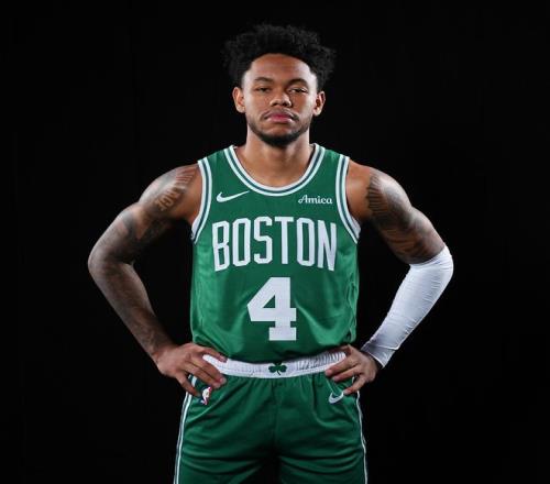 手感火热！安芬尼西蒙斯三分9中6怒砍全场最高21分