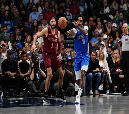 在被独行侠裁掉后，灰熊迅速以一份双向合同签下了这位首轮秀