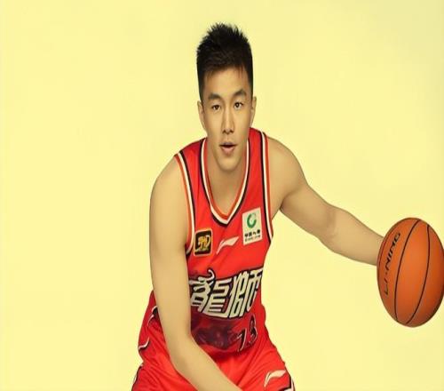 观点：郭艾伦缺席NBA季前赛，陈国豪单枪匹马，会不会输得很惨呢