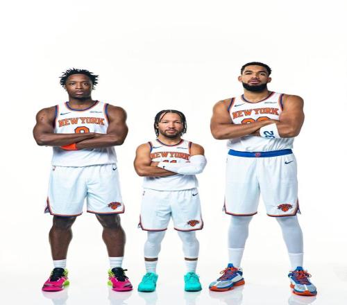 整活！唐斯社媒发布新赛季定妆照将布伦森P成小矮人