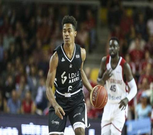 9岁征服欧洲，手握3个冠军+1个MVP，为何在NBA寸步难行