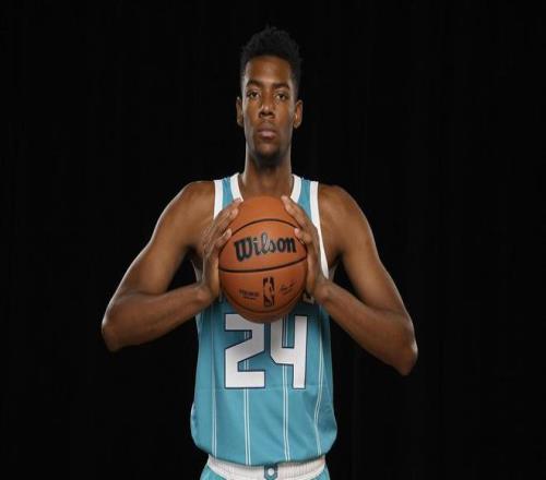 黄蜂选秀灾难终落幕！裁小史密斯清空烂摊子，活塞成最大赢家