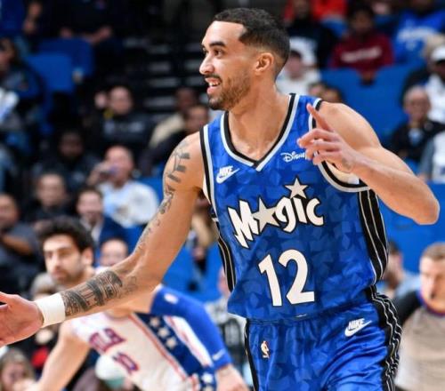 狂甩1500万！定了！广东签下奎恩，即将与球队会合，萨姆纳在路上