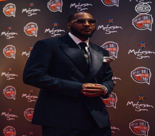 波什赞安东尼：他经常在外线仍能拿20+10，卡位非常强硬