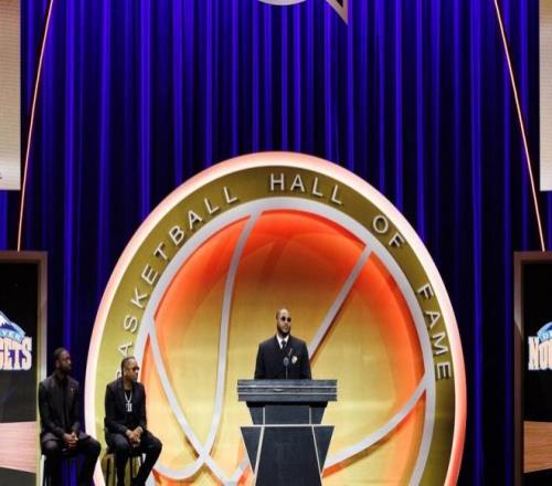 韦德致敬瓜哥：或许生来背负磨难但你用坚持书写了胜利的篇章！