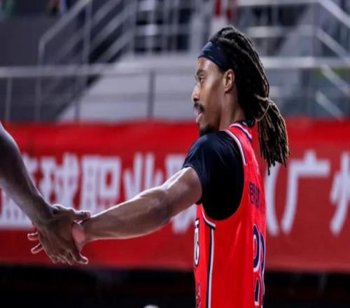 CBA最新消息！广东宏远补充强援，史密斯正式签约，乔治加盟广州