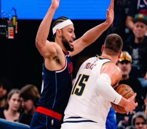 从年薪4030万降到底薪260万，你清高，你还不想要！该考虑退役了