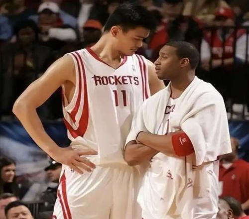 麦迪嘲讽姚明+火箭前队友，NBA退役巨星说实话！自己菜就别怪队友