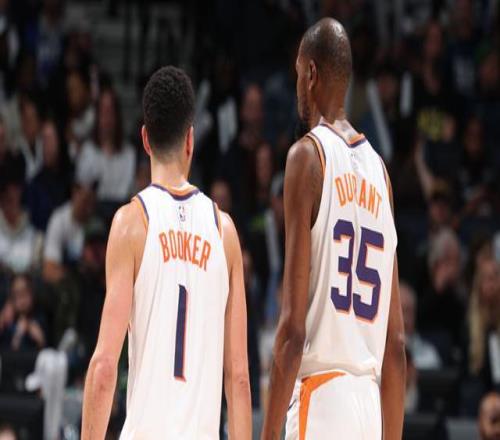 布克：上赛季我们球队的场上默契确实有所欠缺