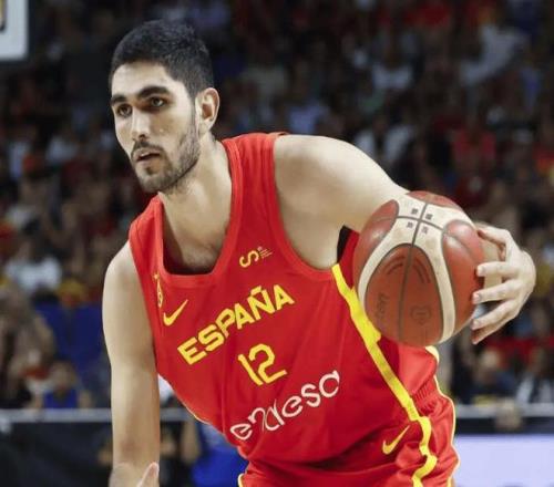 大爆冷！卫冕冠军轰然倒下！东契奇空砍34分，字母哥杀疯了