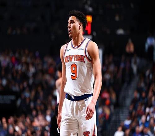 接受资质报价！后场新星将以双向合同球员身份继续留在尼克斯