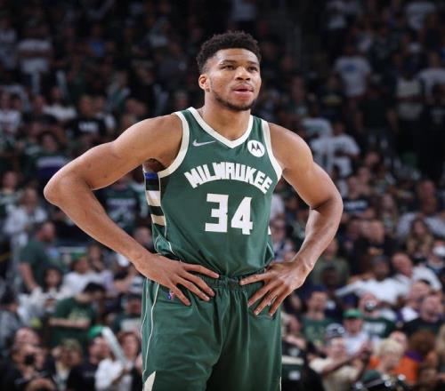 30岁了，字母哥生涯总得分20538分，你知道同期邓肯多少分吗